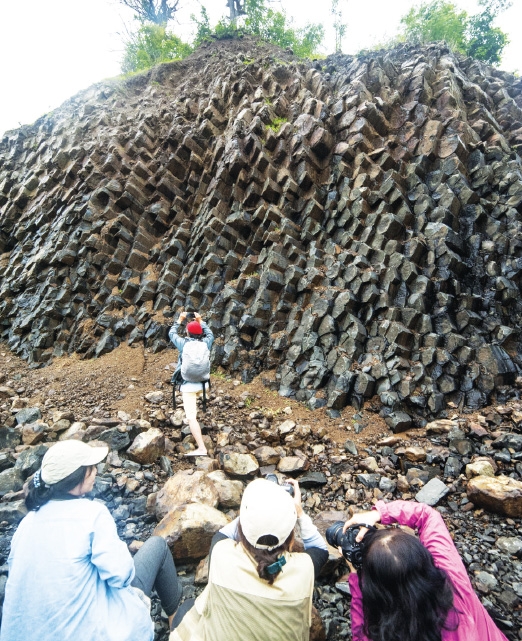 Phú Yên: Kỳ thú những “gành Ðá Ðĩa” và dự án công viên địa chất toàn cầu phu yen ky thu nhung ganh a ia va du an cong vien dia chat toan cau