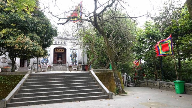 Tạm dừng các hoạt động kinh doanh, dịch vụ tại Đền Hùng Tạm dừng các hoạt động kinh doanh, dịch vụ tại Đền Hùng