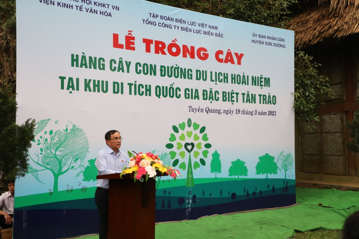 Tổng công ty Điện lực miền Bắc hưởng ứng Lễ trồng cây trên các “Con đường du lịch hoài niệm các di tích Quốc gia”
