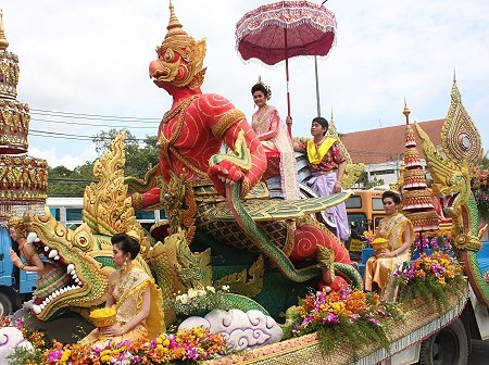 thang 4 cung nhom ban than sang lao don tet te nuoc