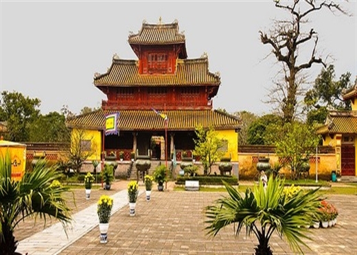 bi mat phong thuy dang sau kien truc doc dao cua kinh thanh hue thoi nha nguyen