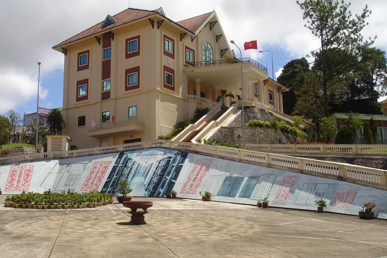 Biệt điện xa hoa giữa đồi thông Đà Lạt Biệt điện xa hoa giữa đồi thông Đà Lạt