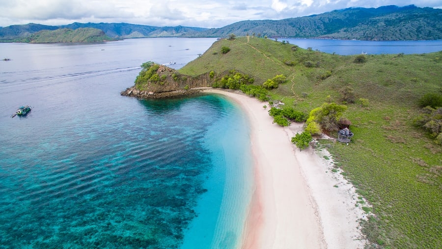 Khám phá vẻ đẹp Quần đảo rồng của Indonesia