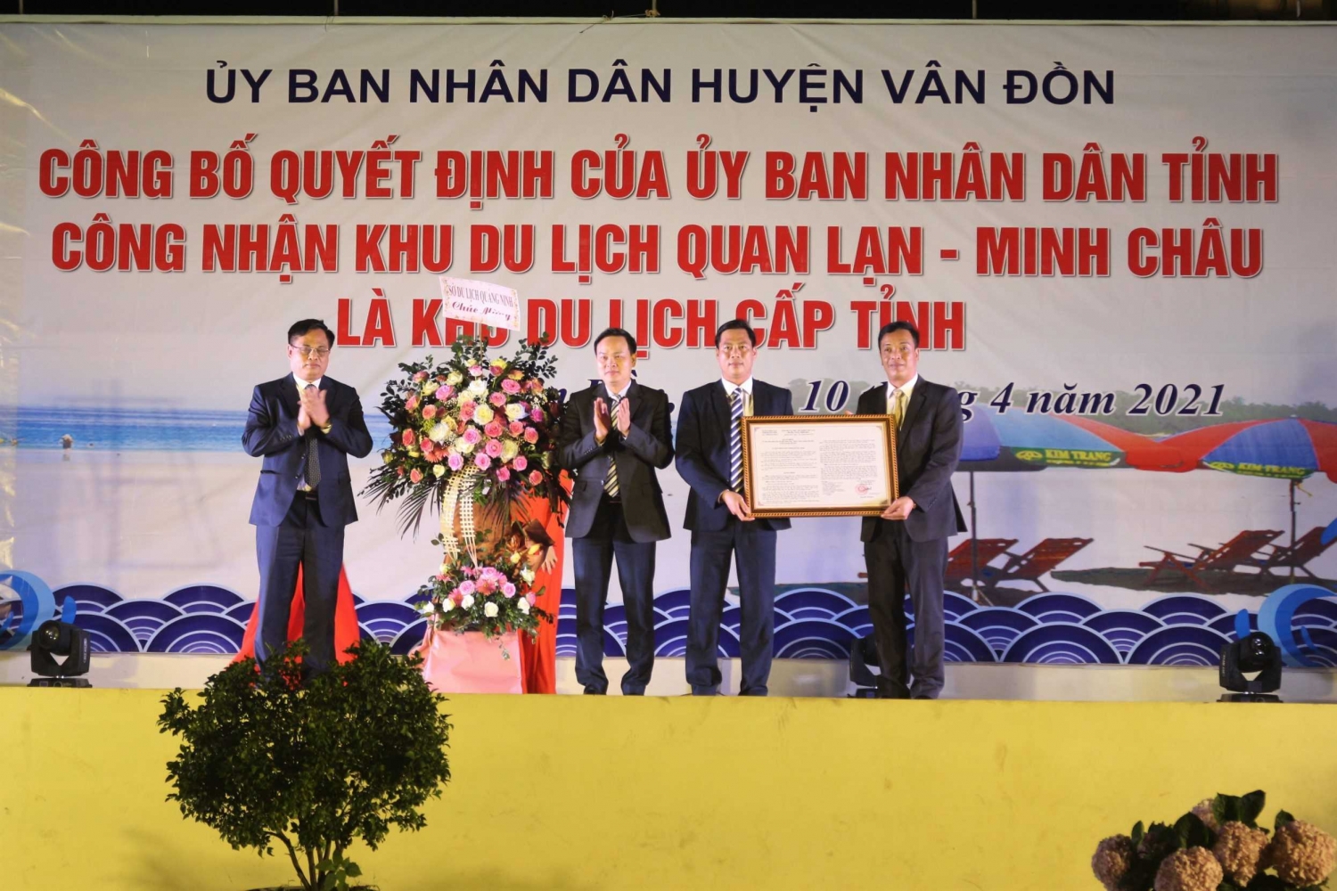 Vân Đồn: Khởi động lại hoạt động du lịch Vân Đồn: Khởi động lại hoạt động du lịch