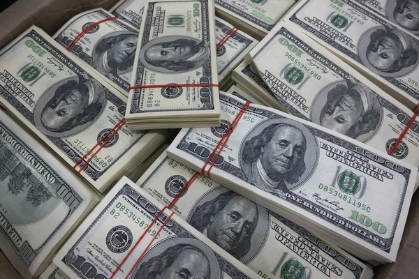 Tỷ giá ngoại tệ ngày 23/4: EU giữ lãi suất thấp kỷ lục, USD ngừng giảm