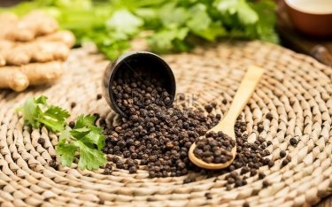 Giá tiêu hôm nay 13/5: Trong nước giảm mạnh