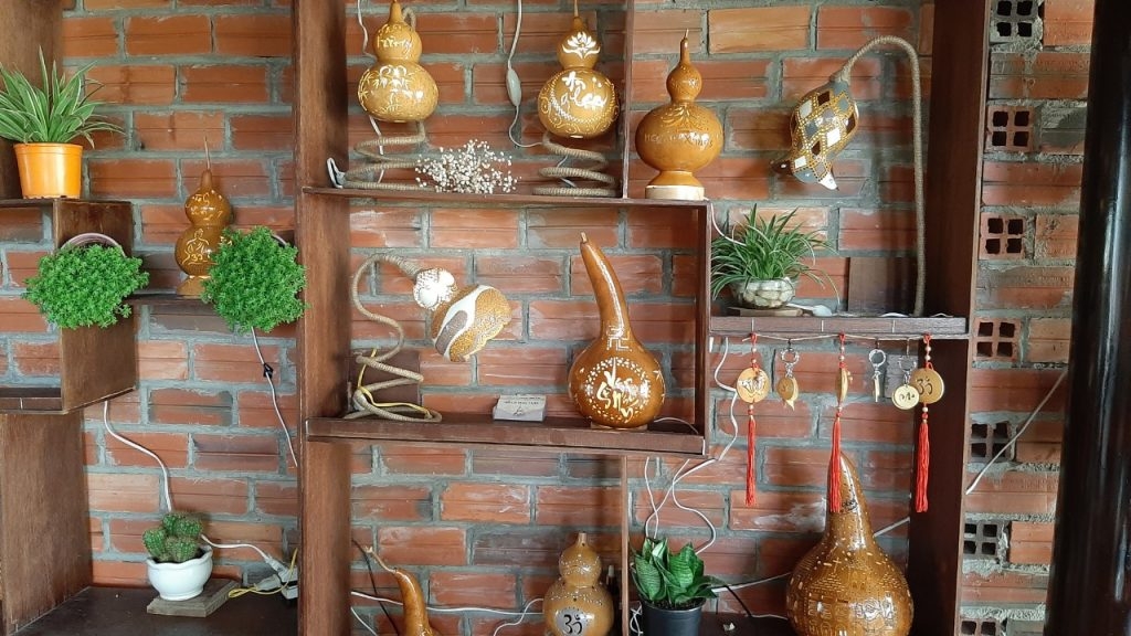 Độc đáo nghệ thuật tạo hình từ quả bầu hồ lô
