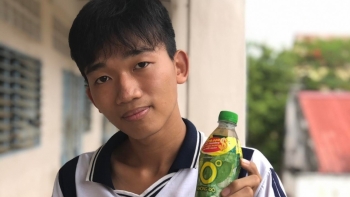Thêm một nam sinh trúng 100 triệu đồng để nuôi ước mơ vào đại học sau khi giải khát với Number 1