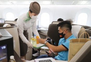 Bamboo Airways “thưởng nóng” tuyển bóng đá nam U23 và tuyển nữ Việt Nam vô địch SEA Games 31