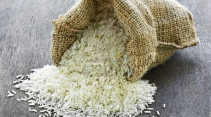 Người phụ nữ và ông lão
