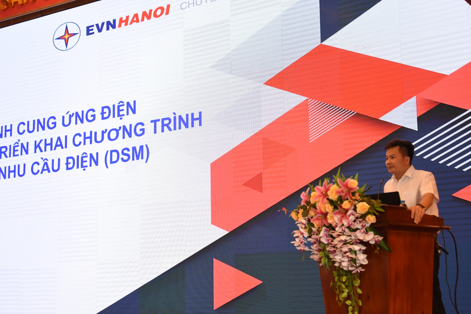 hon 50 khach hang trong diem cua evn hanoi dang ky tham gia dieu chinh phu tai dien
