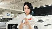 Hiền Hồ lái G63 đi shopping?