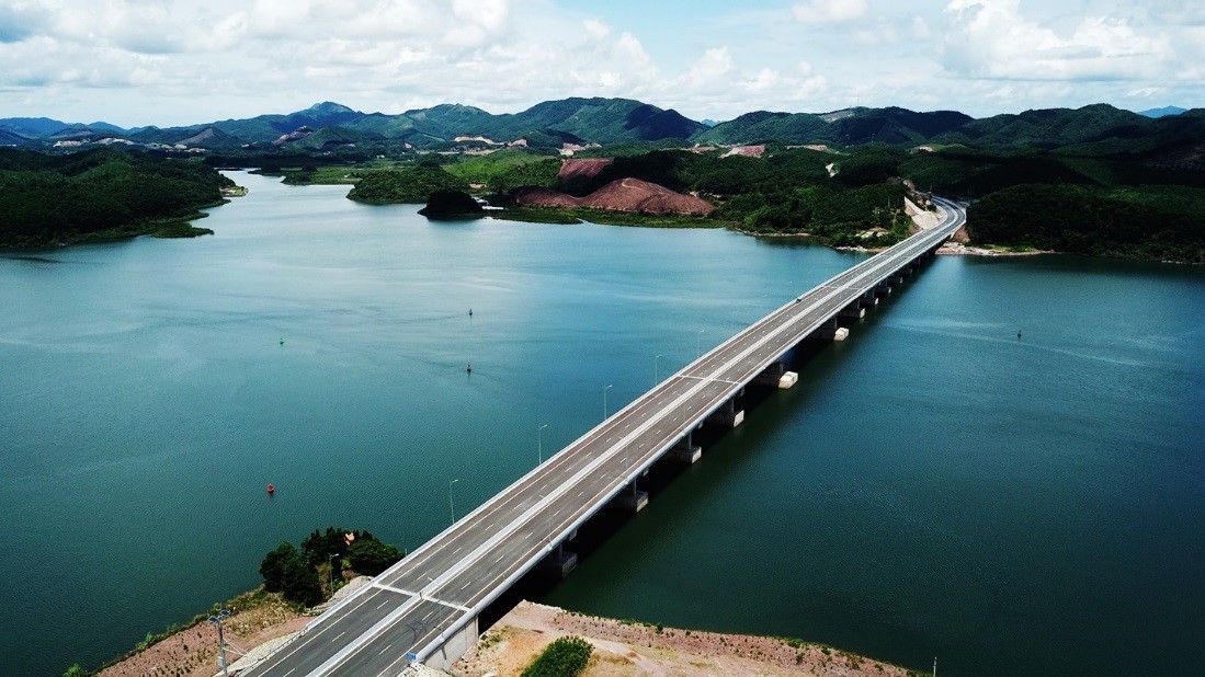 Đi Hạ Long bây giờ dễ như trở bàn tay