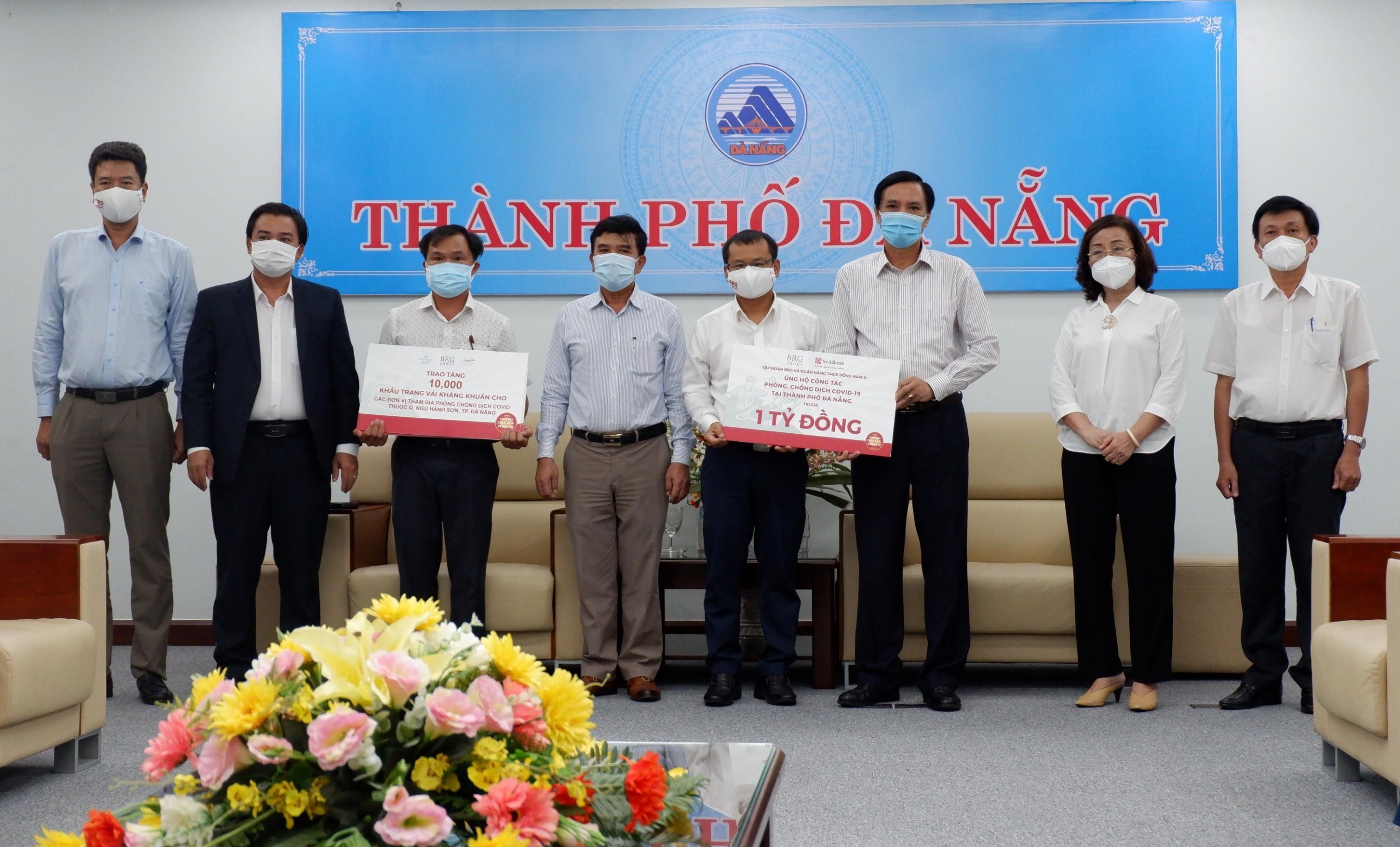 tap doan brg va ngan hang seabank ung ho da nang 20000 khau trang va 1 ty dong chong dich covid 19