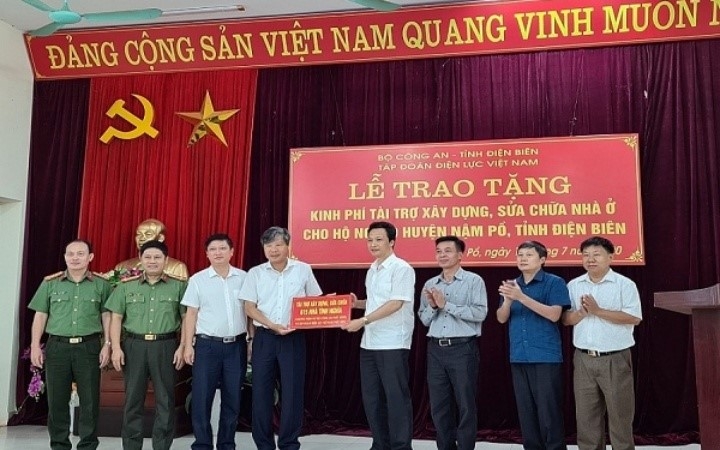 khoi sac cuoc song moi cua ba con vung bien gioi nam po