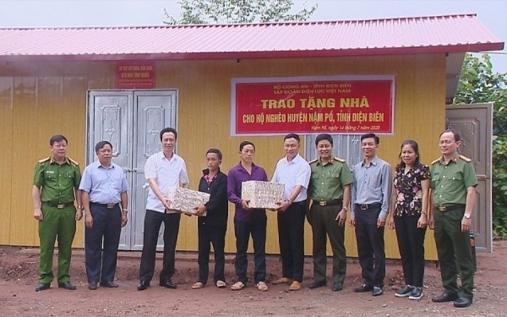 khoi sac cuoc song moi cua ba con vung bien gioi nam po