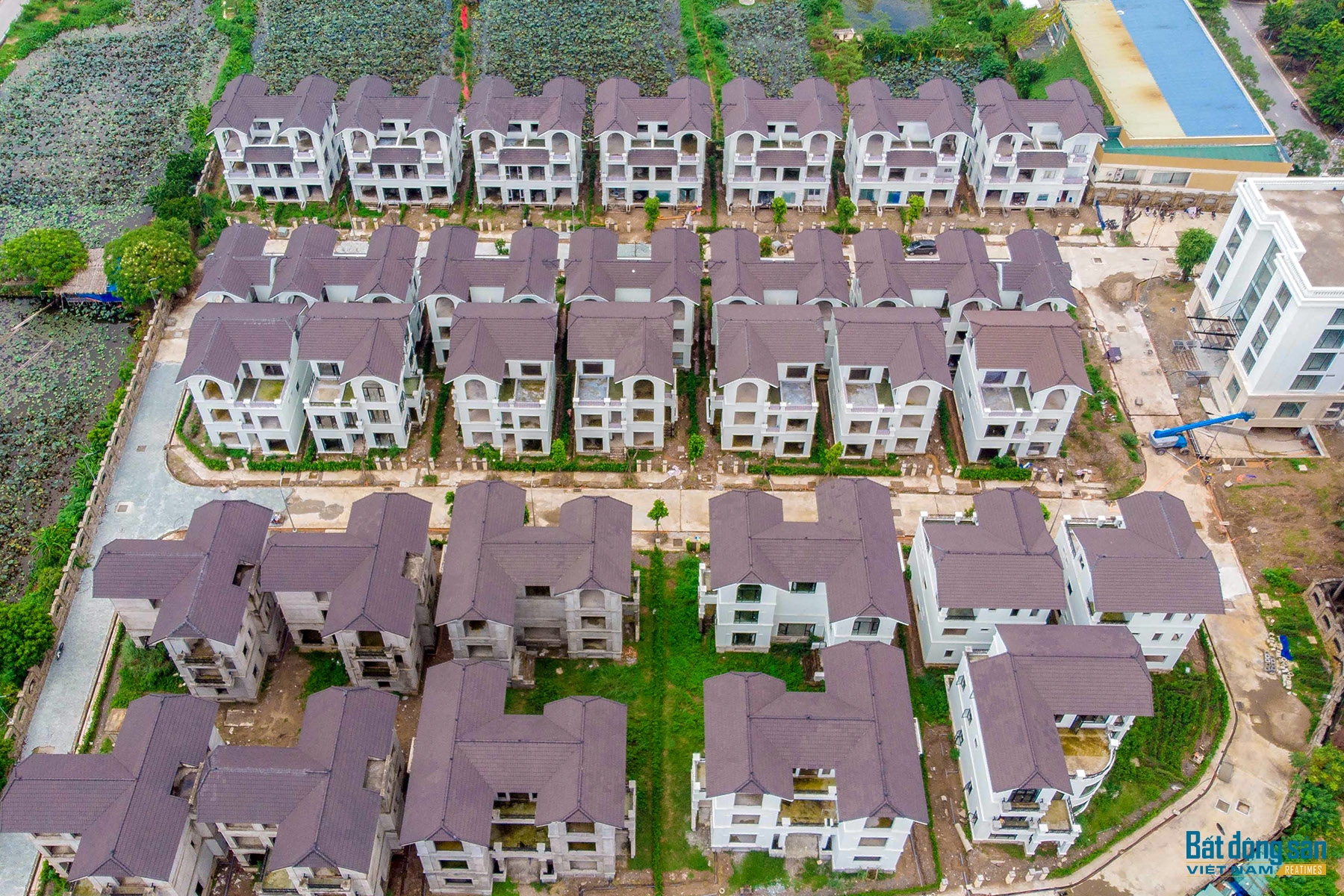 Dự án Làng biệt thự triệu USD chậm tiến độ nửa thập kỷ, đơn vị thi công nói gì? Dự án Làng biệt thự triệu USD chậm tiến độ nửa thập kỷ, đơn vị thi công nói gì?