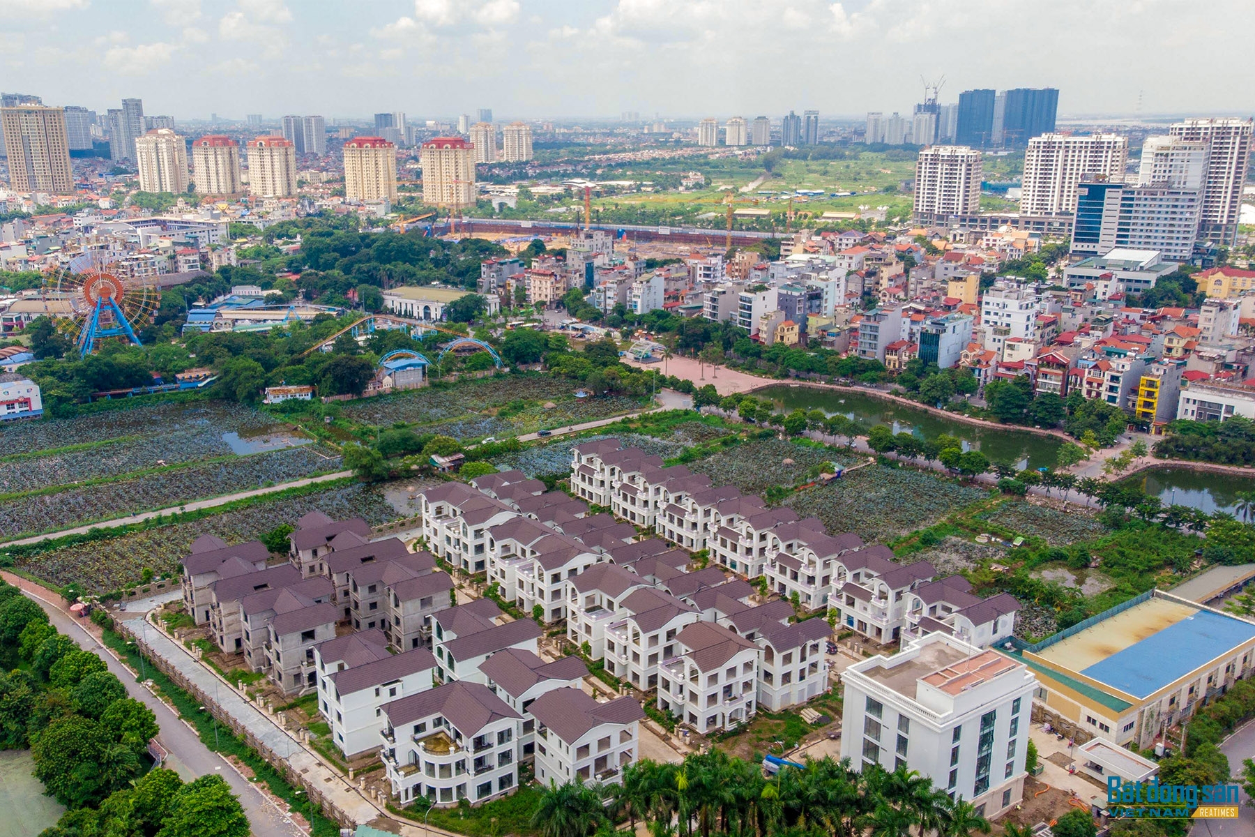 Dự án Làng biệt thự triệu USD chậm tiến độ nửa thập kỷ, đơn vị thi công nói gì? Dự án Làng biệt thự triệu USD chậm tiến độ nửa thập kỷ, đơn vị thi công nói gì?
