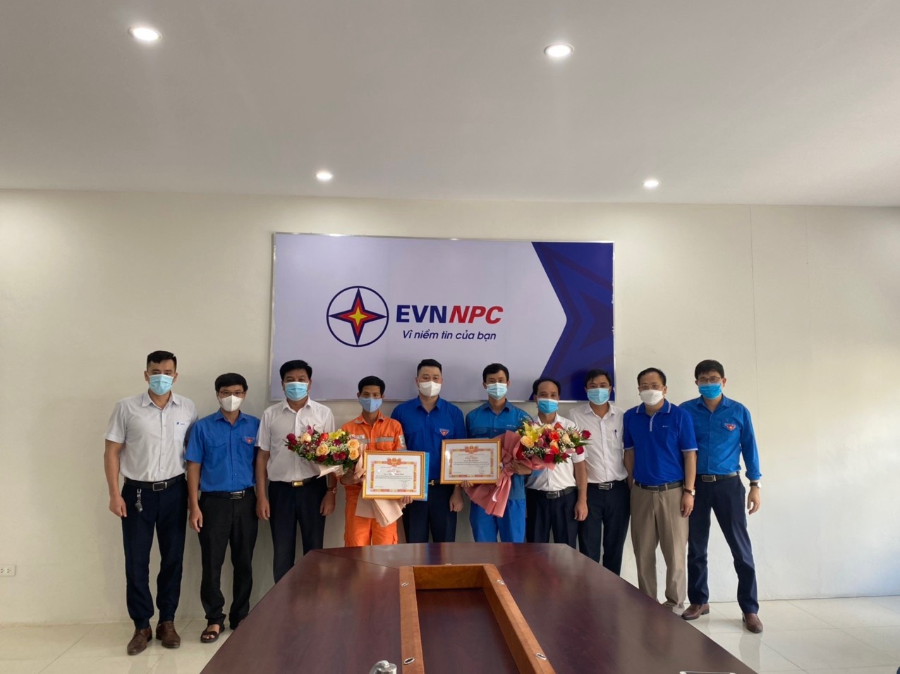 Tổng Giám đốc EVN gửi thư khen nhóm công tác của điện lực Sa Pa kịp thời cứu 2 cháu bé thoát khỏi vụ hỏa hoạn