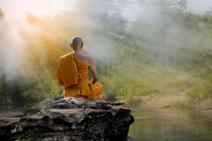 Vì sao con người than khổ nhưng mãi không hết khổ?