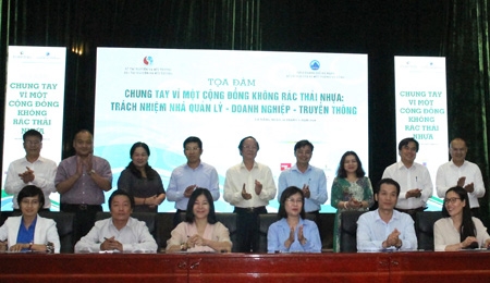 xu ly rac thai nhua van de cap bach