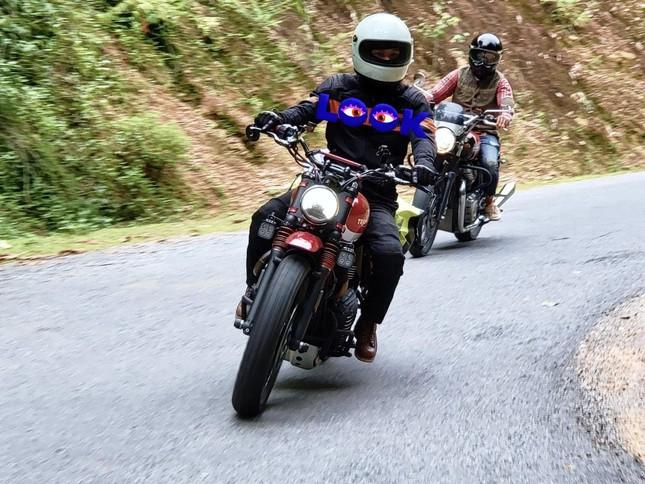 Hồng Đăng vui vẻ đi phượt sau ồn ào đời tư Hồng Đăng vui vẻ đi phượt sau ồn ào đời tư