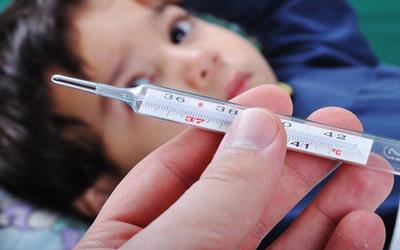 Cách xử trí khi trẻ bị sốt