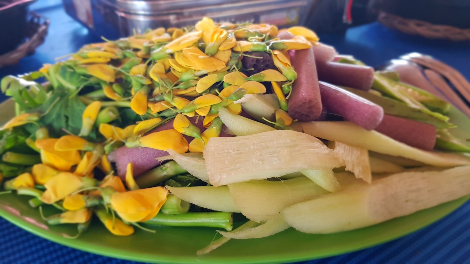 thuong thuc am thuc mien tay mua nuoc noi