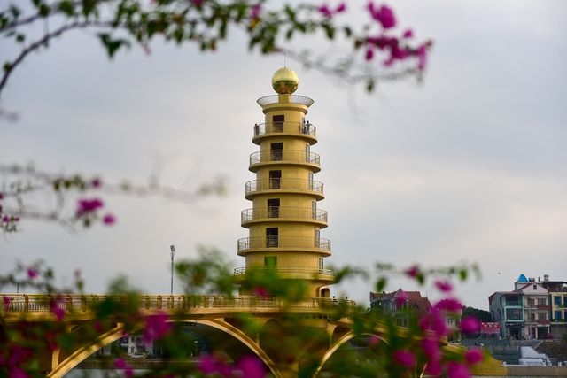 Toàn cảnh cây cầu đi bộ với kiến trúc tháp 7 tầng "độc nhất vô nhị" tại Phú Thọ toan canh cay cau di bo voi kien truc thap 7 tang doc nhat vo nhi tai phu tho