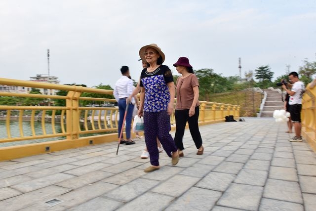 Toàn cảnh cây cầu đi bộ với kiến trúc tháp 7 tầng "độc nhất vô nhị" tại Phú Thọ toan canh cay cau di bo voi kien truc thap 7 tang doc nhat vo nhi tai phu tho