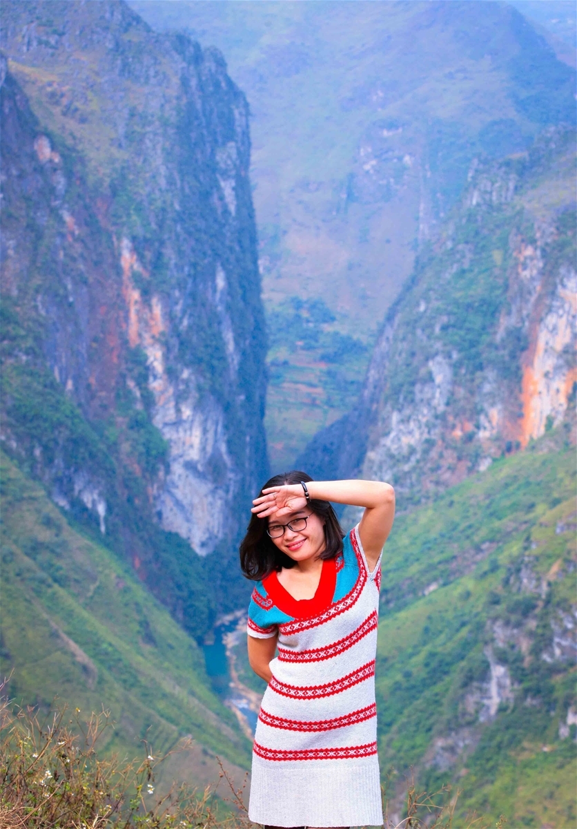 ky 1 ma pi leng hung vi cung deo cheo leo theo 9 khoanh nui