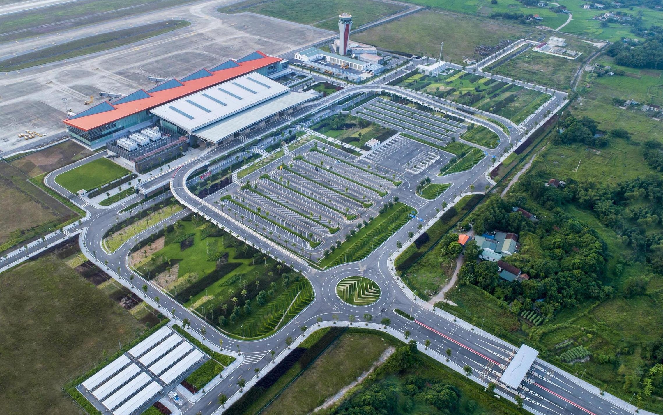 san-bay-van-don-da-don-hon-25500-hanh-khach-tu-cac-nuoc-co-dich-tren-the-gioi
