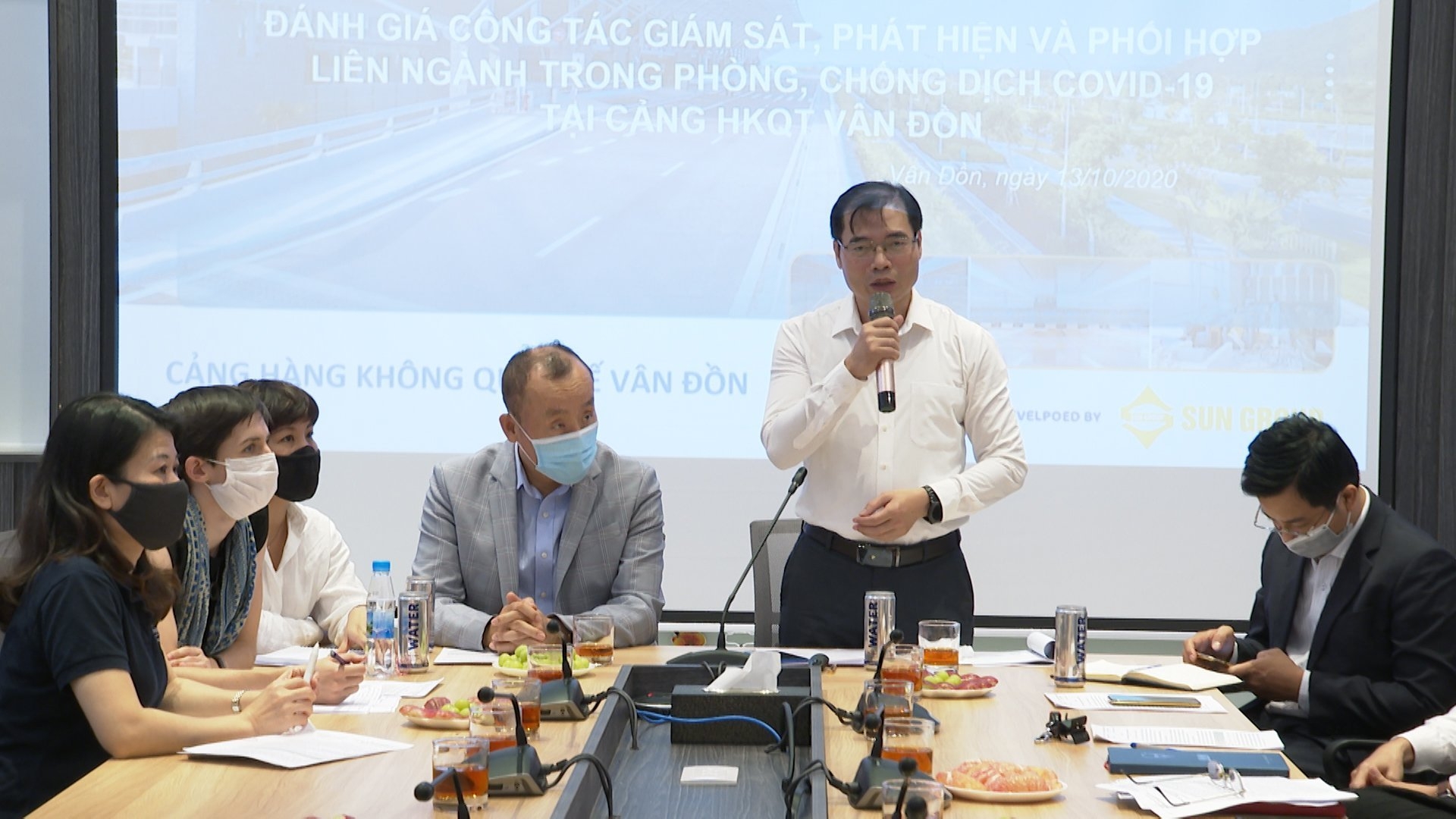 san-bay-van-don-da-don-hon-25500-hanh-khach-tu-cac-nuoc-co-dich-tren-the-gioi-1