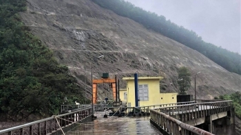 Lũ lớn, 2 vai đập Thủy điện Hố Hô vẫn an toàn