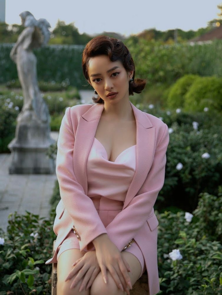 Muôn kiểu check-in “vương giả” tại Bạch Trà Viên ở Huế Muôn kiểu check-in “vương giả” tại Bạch Trà Viên ở Huế