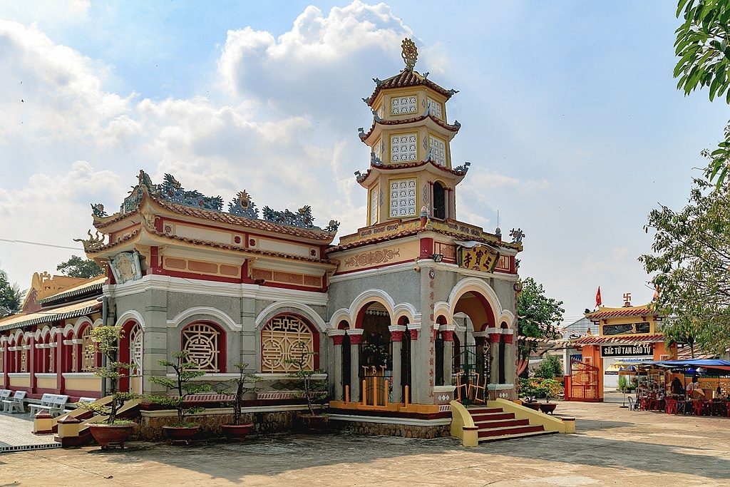 Về Rạch Giá "tĩnh tâm" tại những khu du lịch tâm linh