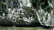 Hoạt động chèo đò tay, chèo kayak ở vịnh Hạ Long là trái phép