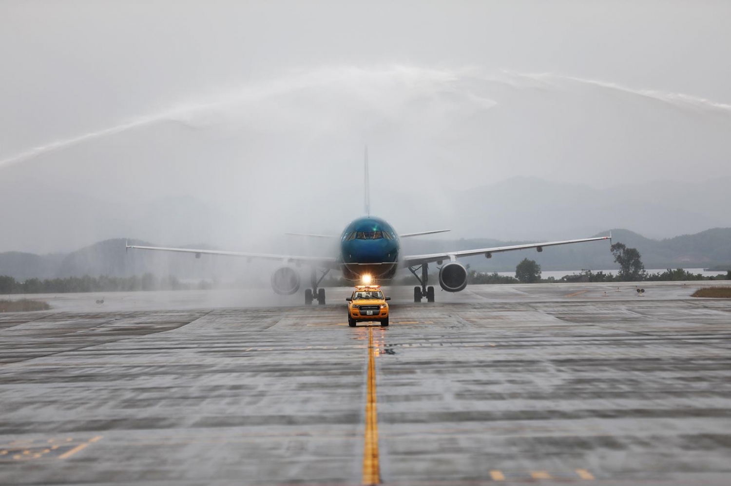 Sân bay Vân Đồn đón chuyến bay đầu tiên từ TP Đà Nẵng