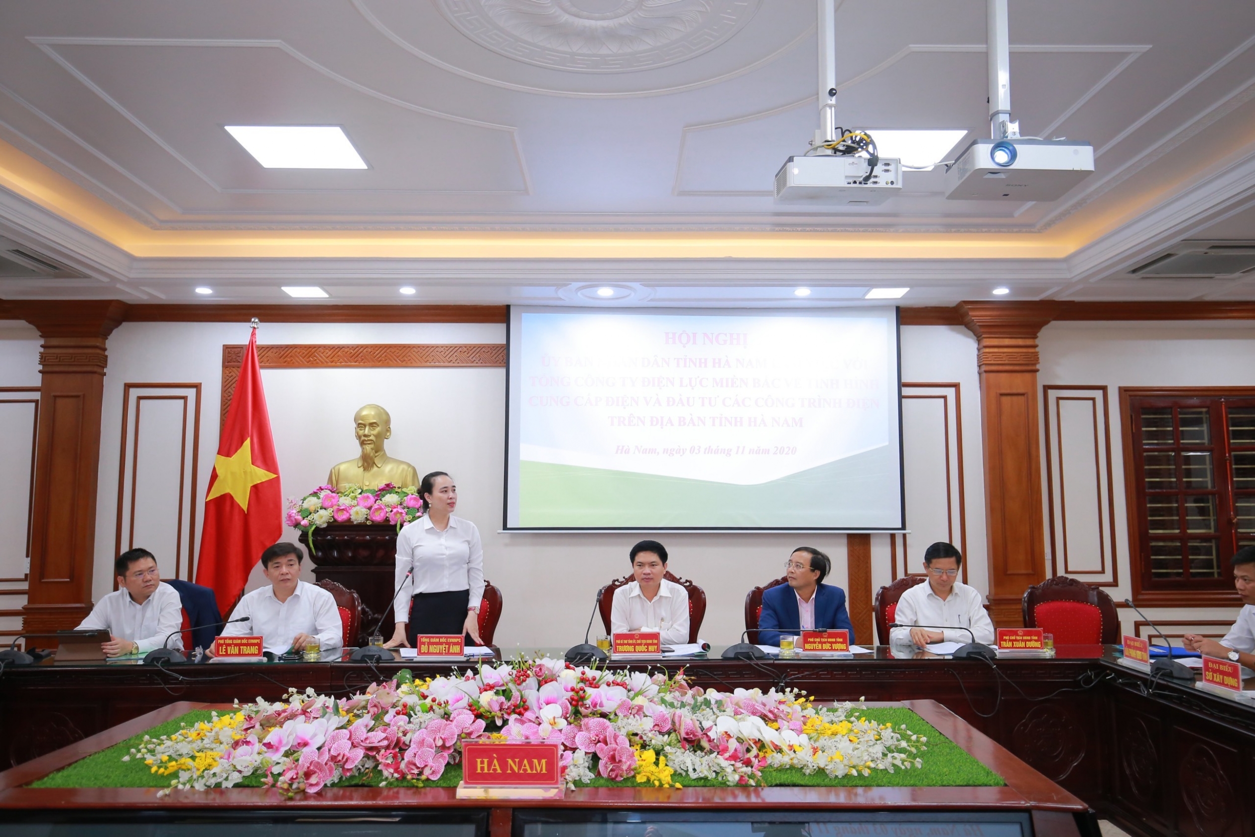 Hà Nam cam kết phối hợp chặt chẽ, tạo mọi điều kiện cho Ngành điện kinh doanh và hoàn thành sứ mệnh