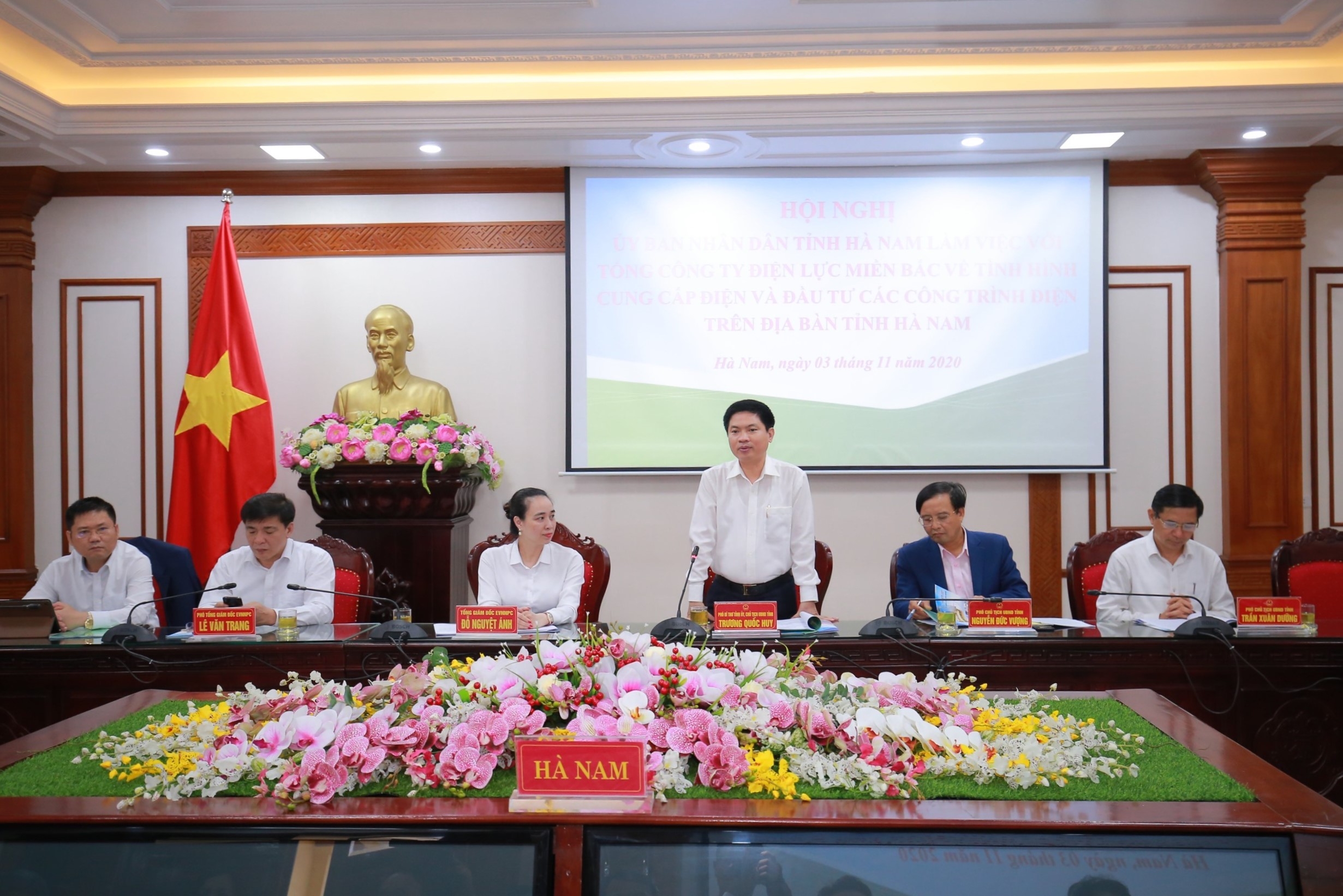 Hà Nam cam kết phối hợp chặt chẽ, tạo mọi điều kiện cho Ngành điện kinh doanh và hoàn thành sứ mệnh
