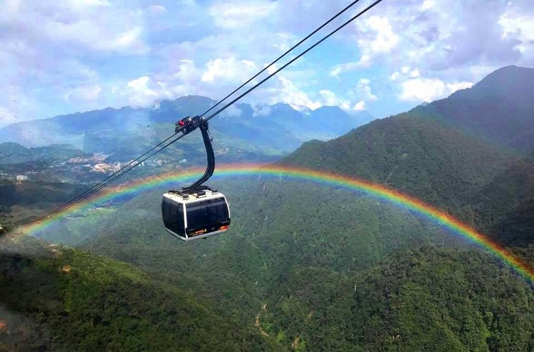 Đón Giáng sinh sớm trên nóc nhà Đông Dương giữa “xứ sở pha lê” lộng lẫy don giang sinh som tren noc nha dong duong giua xu so pha le long lay