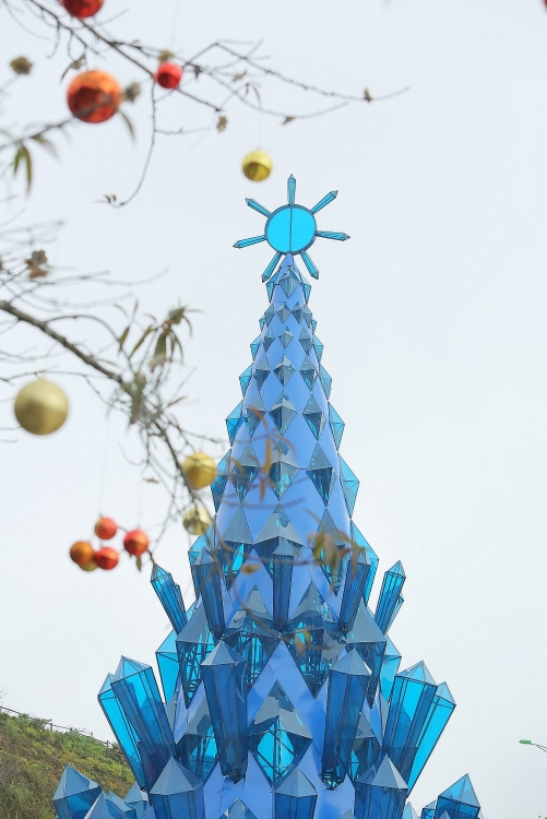 Đón Giáng sinh sớm trên nóc nhà Đông Dương giữa “xứ sở pha lê” lộng lẫy don giang sinh som tren noc nha dong duong giua xu so pha le long lay