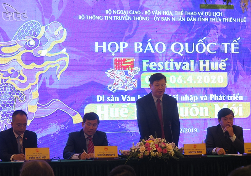 “Di sản văn hóa với hội nhập và phát triển, Huế luôn luôn mới” di san van hoa voi hoi nhap va phat trien hue luon luon moi