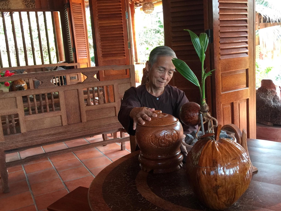 ngoi nha doc nhat mien tay duoc lam bang dua