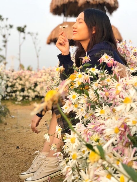 "Đập hộp" điểm "sống ảo" tại thung lũng hoa Nội Bài