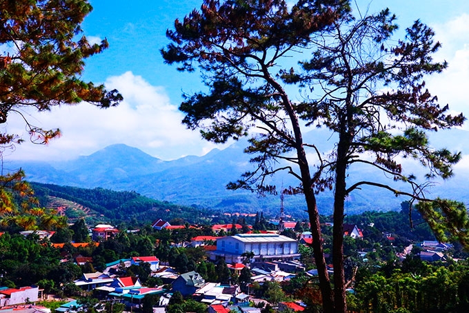 Ngược ngàn Khánh Sơn