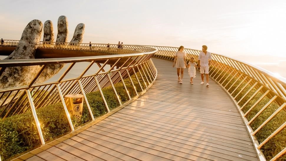 Ngắm những hình ảnh này, dễ hiểu vì sao Cầu Vàng được World Travel Awards vinh danh