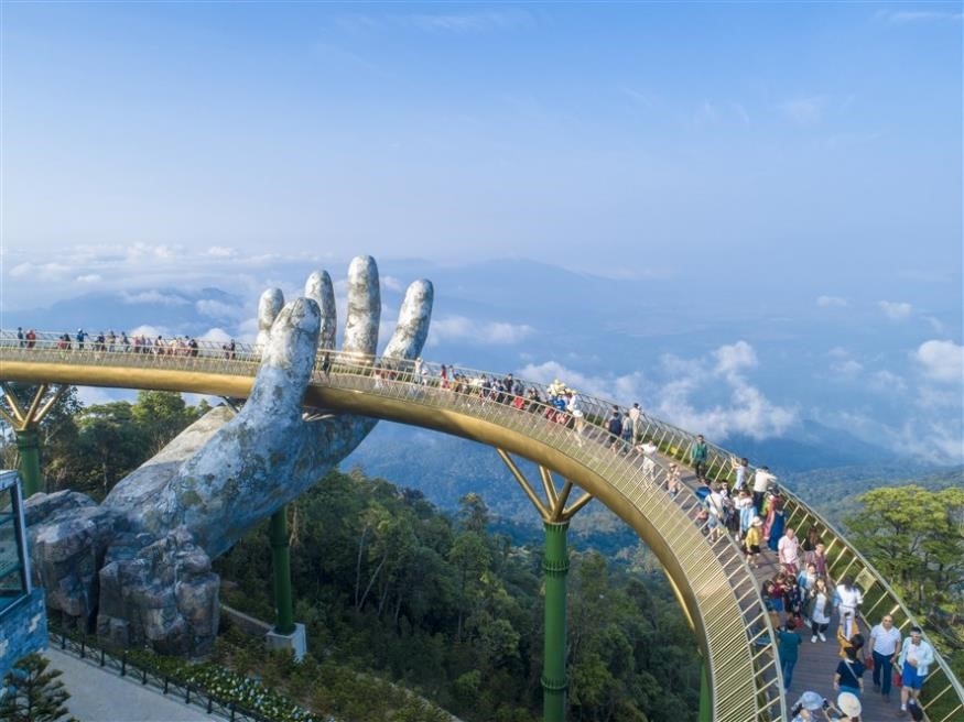 Ngắm những hình ảnh này, dễ hiểu vì sao Cầu Vàng được World Travel Awards vinh danh