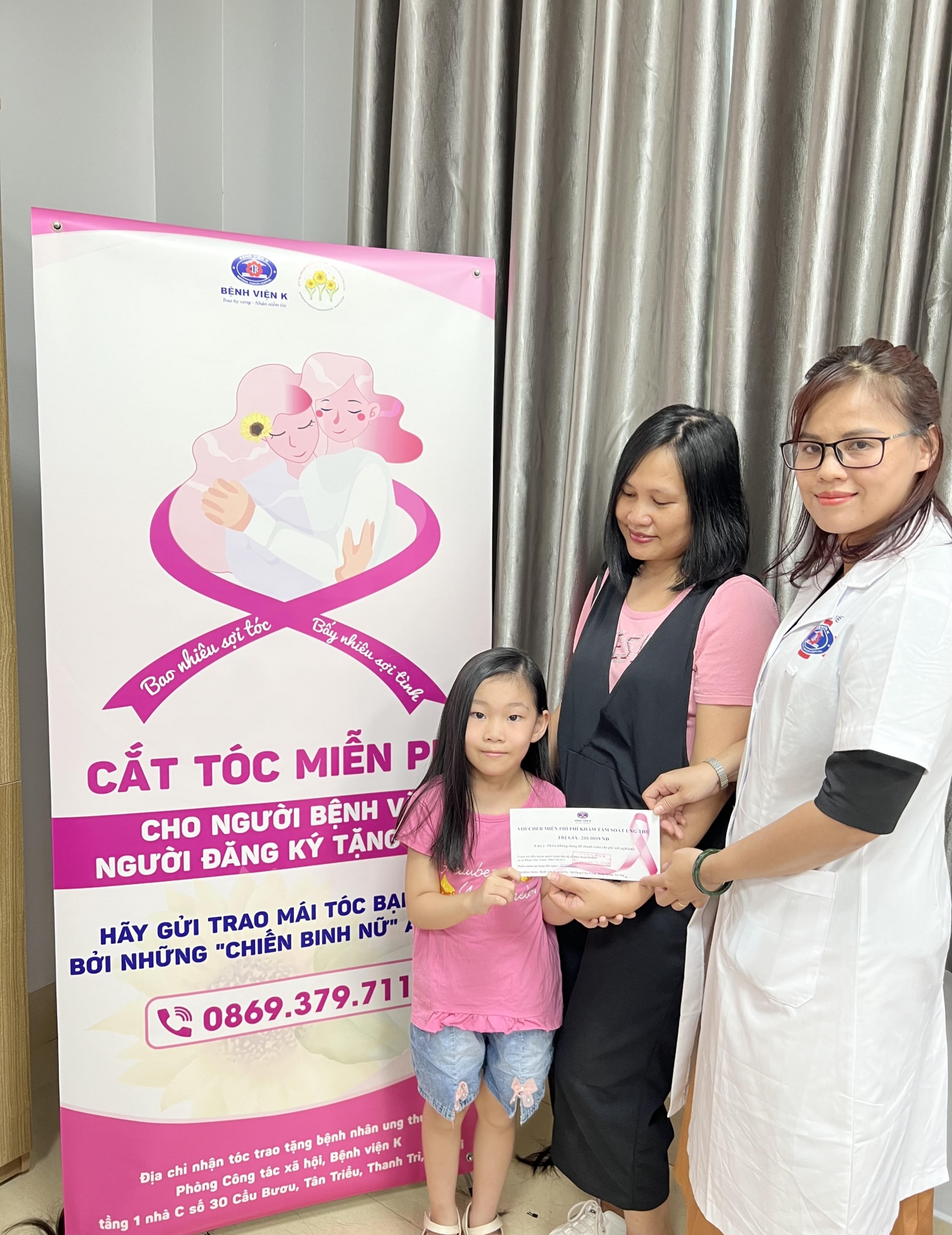 Chương trình tặng tóc cho bệnh nhân ung thư: Gửi gắm thông điệp yêu thương