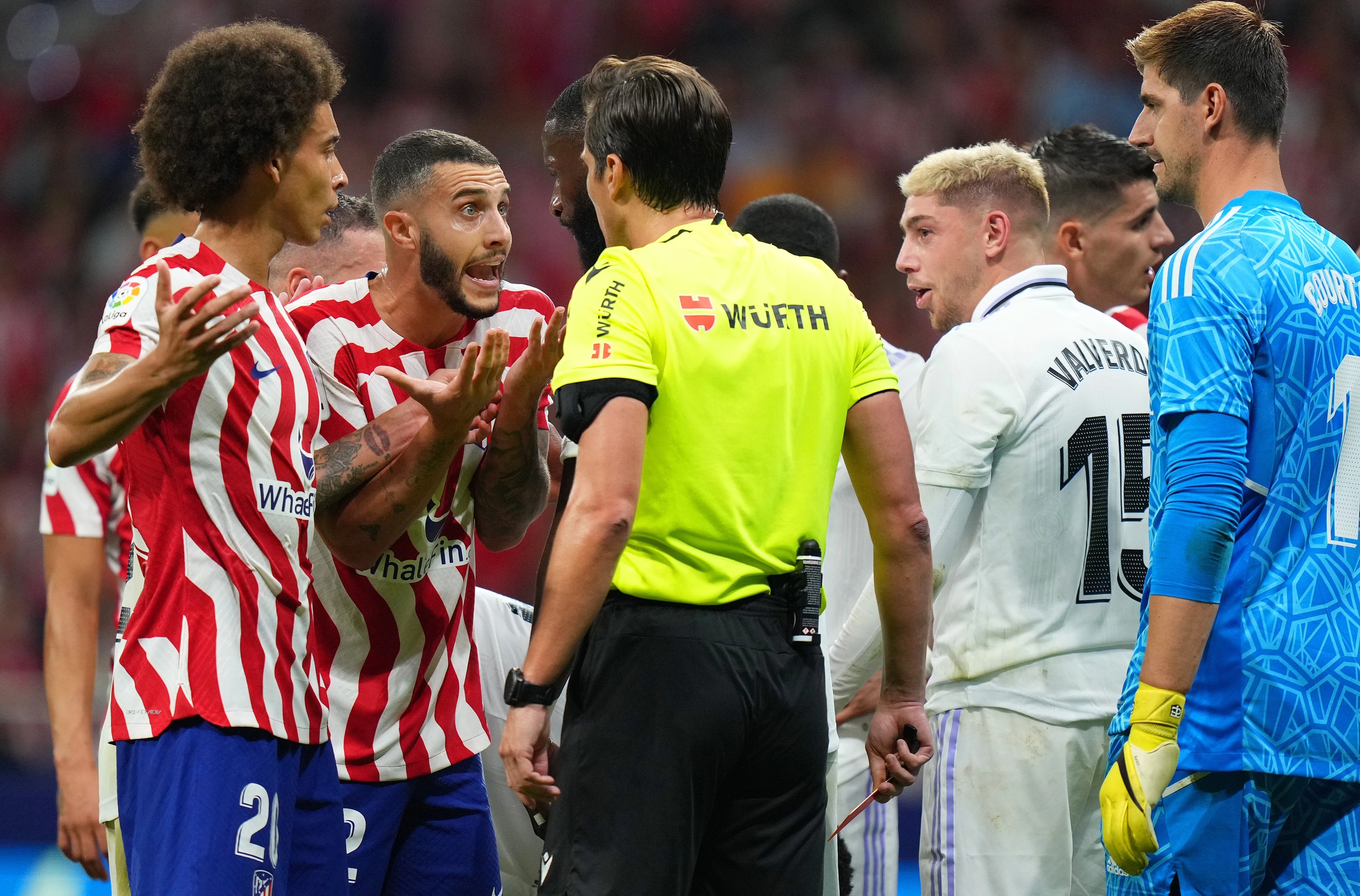 Vinicius Jr bị phân biệt chủng tộc trong trận Derby Madrid Vinicius Jr bị phân biệt chủng tộc trong trận Derby Madrid